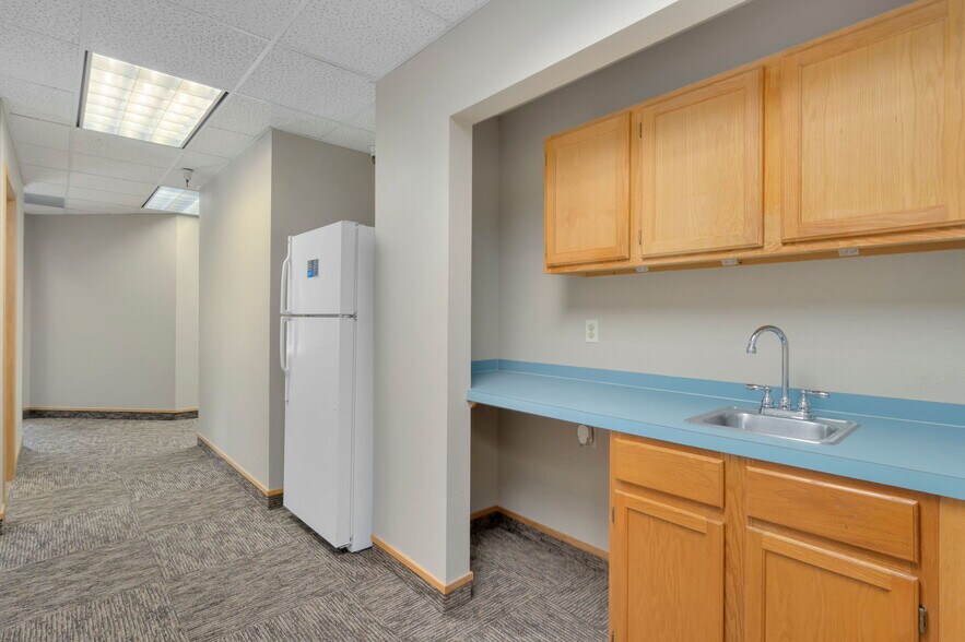 More Photos Of 724 Whalers Way, Fort Collins Office For Lease