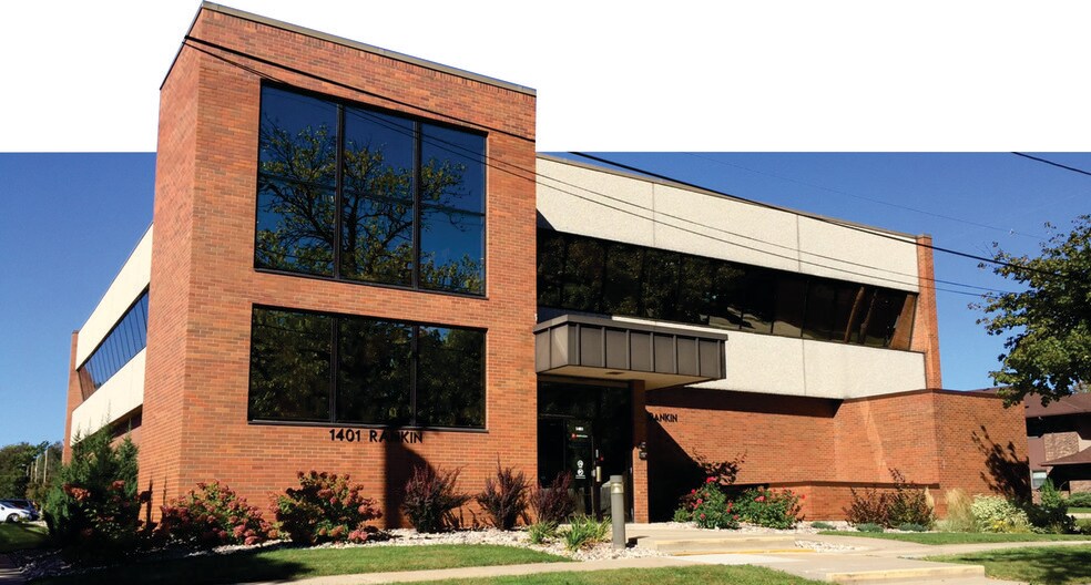 Primary Photo Of 1401 N Rankin St, Appleton Office For Sale