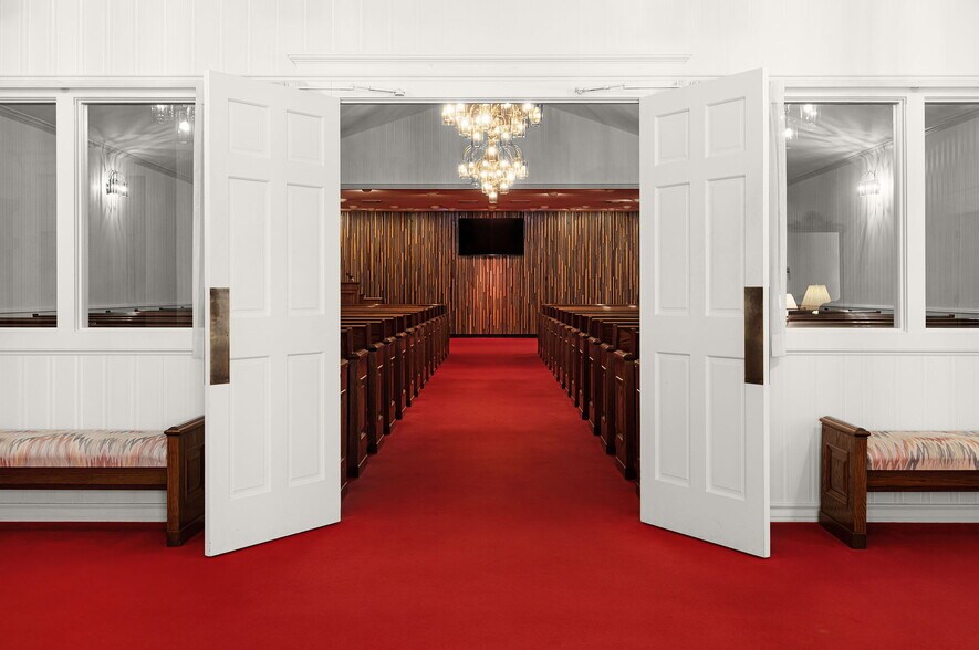 More Photos Of 1071 FM 2673, Canyon Lake Specialty For Sale