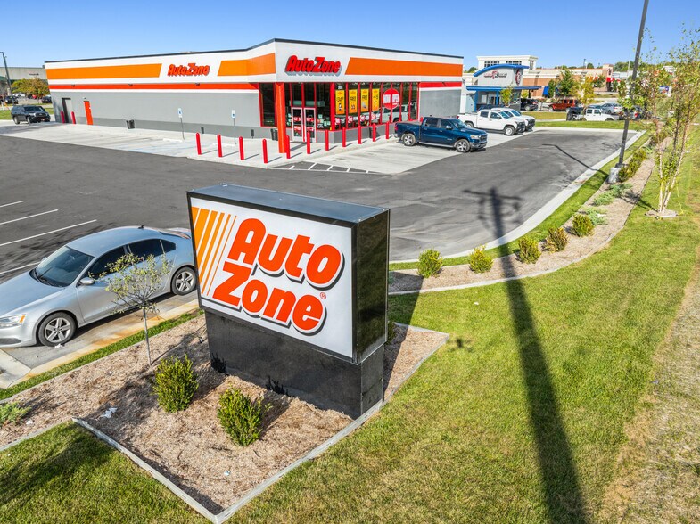 More Photos Of 2926 US 52, West Lafayette Storefront For Sale