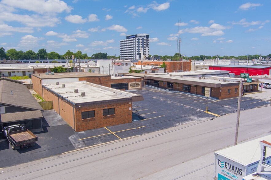 Primary Photo Of 1907-1913 S Stewart Ave, Springfield Office For Lease