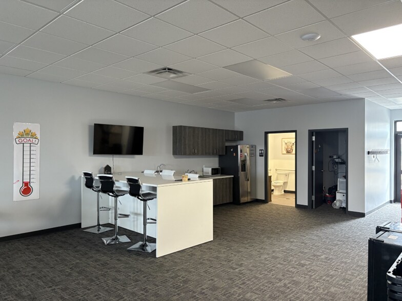 More Photos Of 15481 Union Chapel Rd, Noblesville Storefront Retail Office For Lease