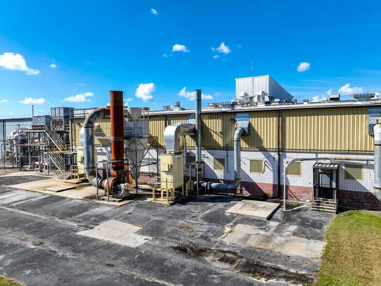 More Photos Of 101 Seabrook Dr, Sylvester Distribution For Lease