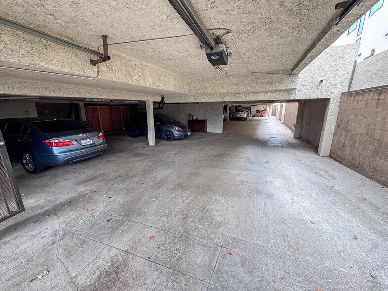 More Photos Of 2318 16th St, Santa Monica Apartments For Sale