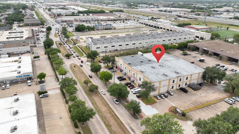 More Photos Of 7598 Harwin Dr, Houston General Retail For Sale