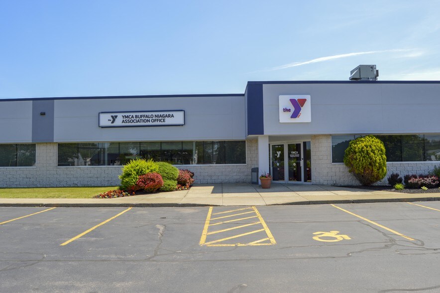 More Photos Of 301 Cayuga Rd, Cheektowaga Unknown For Lease