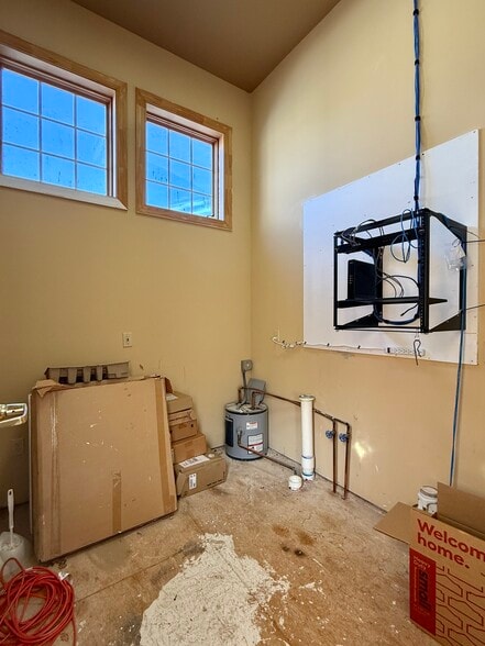 More Photos Of 40 Summers Way, Roanoke Freestanding For Lease