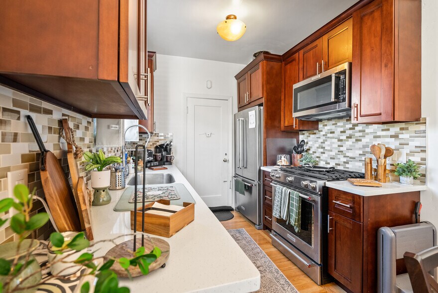 More Photos Of 1217 Capuchino Ave, Burlingame Apartments For Sale