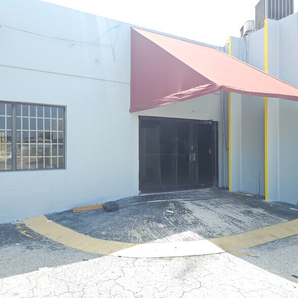 More Photos Of 3420 NW 7th St, Miami Light Distribution For Lease
