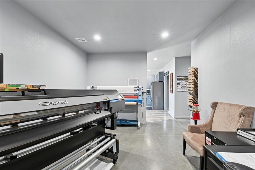 More Photos Of 22390 E 111th St, Broken Arrow Warehouse For Lease