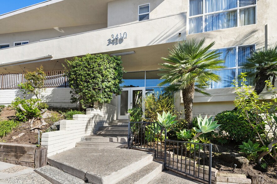 More Photos Of 3410 Club Dr, Los Angeles Apartments For Sale