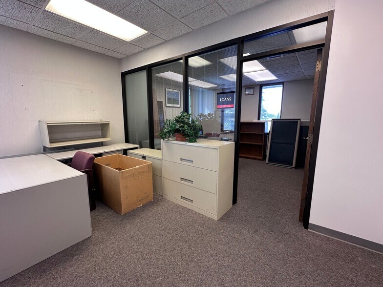 More Photos Of 1219 N Mitchell St, Cadillac Bank For Lease