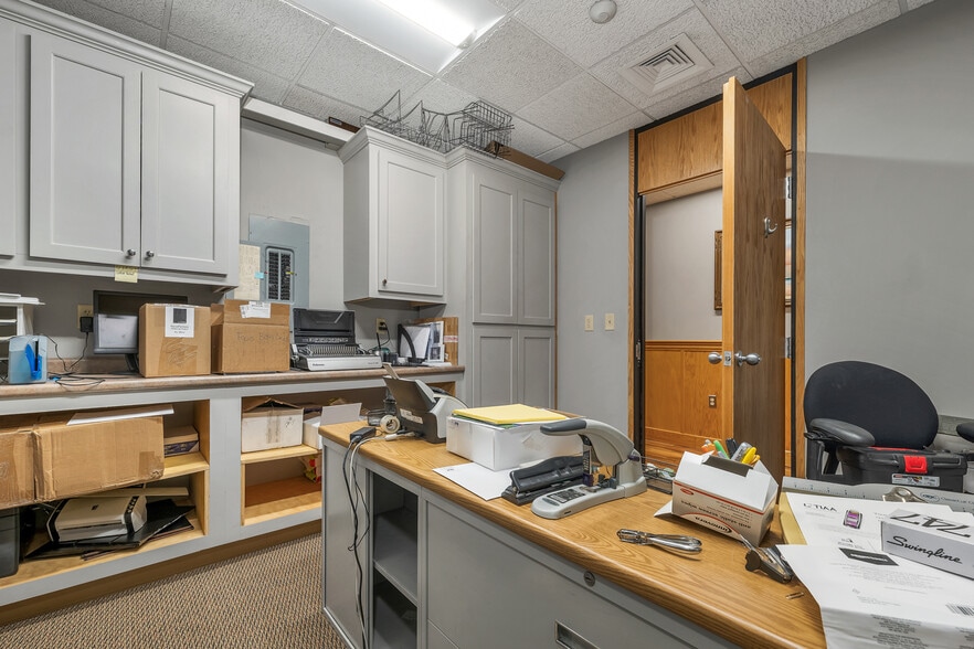 More Photos Of 231a Sutton Street, North Andover Office For Sale