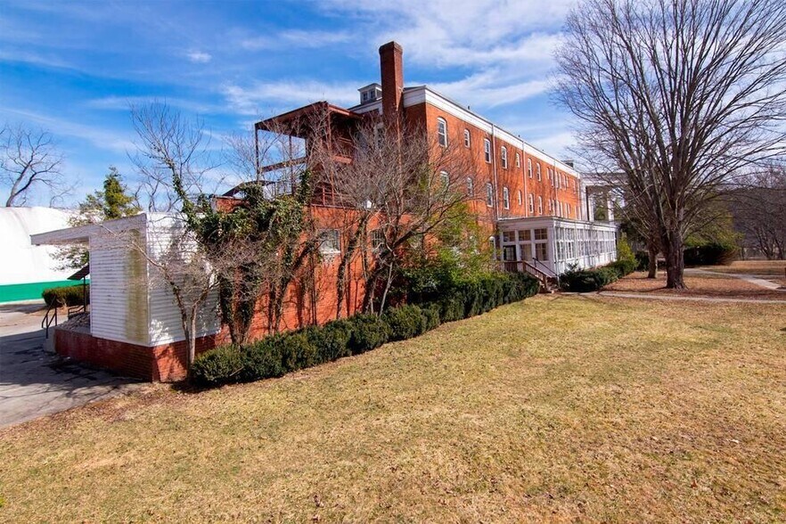 More Photos Of 158 Academy Lane Dr, Pence Springs Hotel For Sale