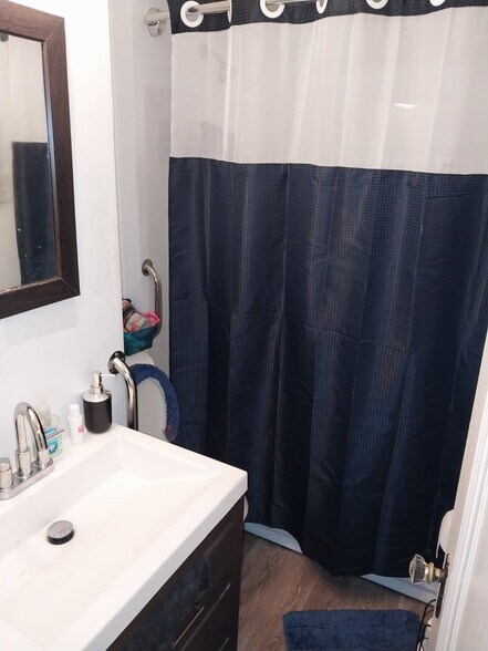 More Photos Of 1747 Catalpa Rd, Cleveland Apartments For Sale