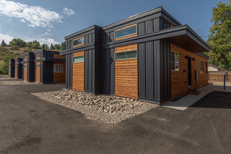 More Photos Of 280 E Washington Ave, Hayden Apartments For Sale