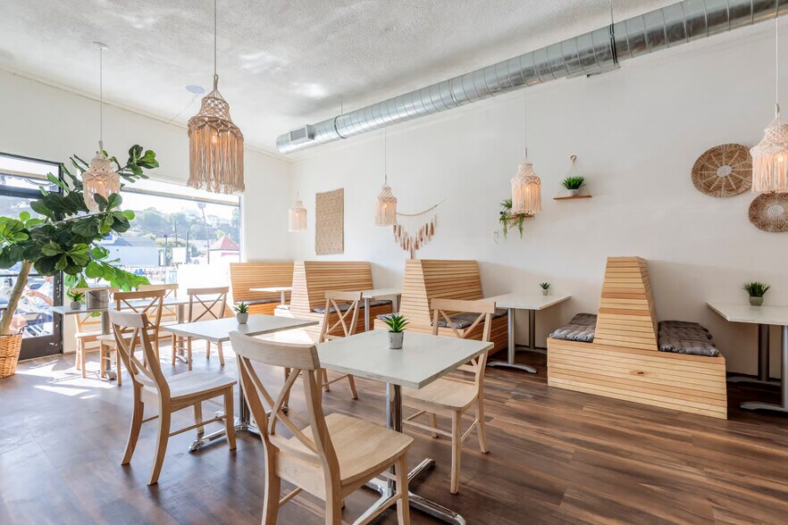 More Photos Of 8416-8432 Pershing Dr, Playa del Rey Storefront Retail Office For Lease