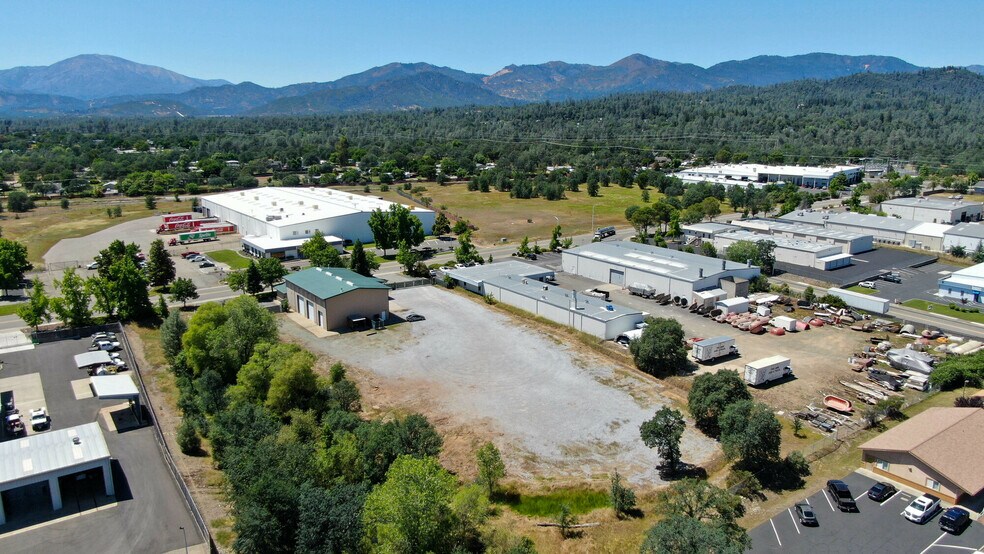 More Photos Of 1577 Beltline Rd, Redding Warehouse For Lease