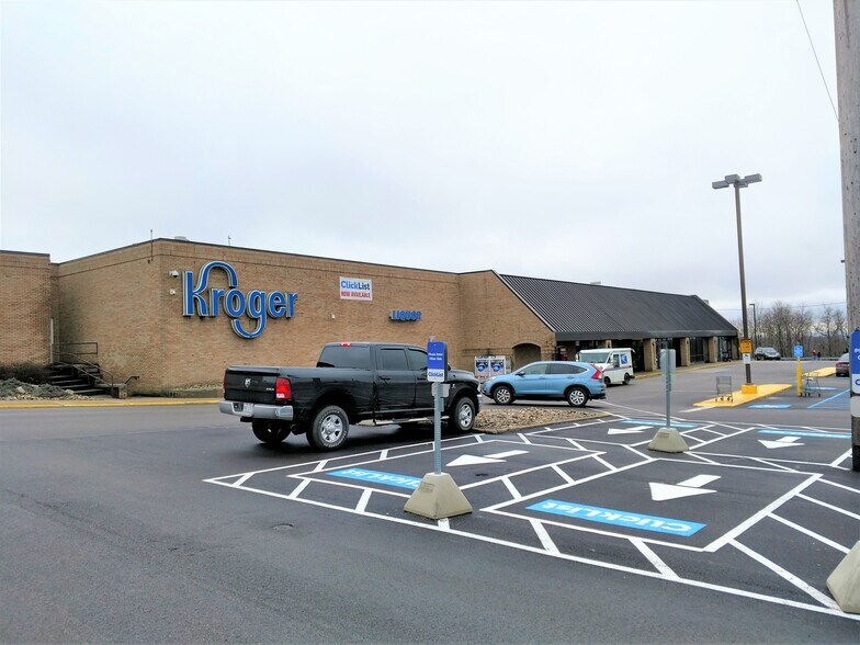 More Photos Of 858-864 Main St, Wintersville General Retail For Sale