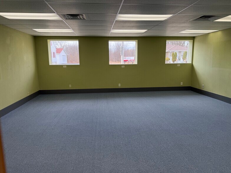 More Photos Of 223 N Seymour St, Fond Du Lac Manufacturing For Lease