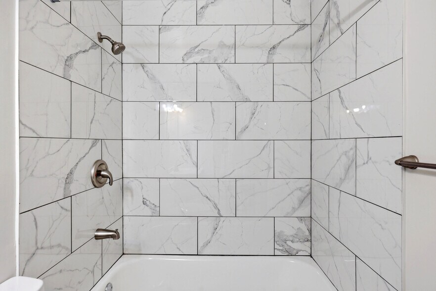 More Photos Of 2189 Baringer Ave, Louisville Apartments For Sale