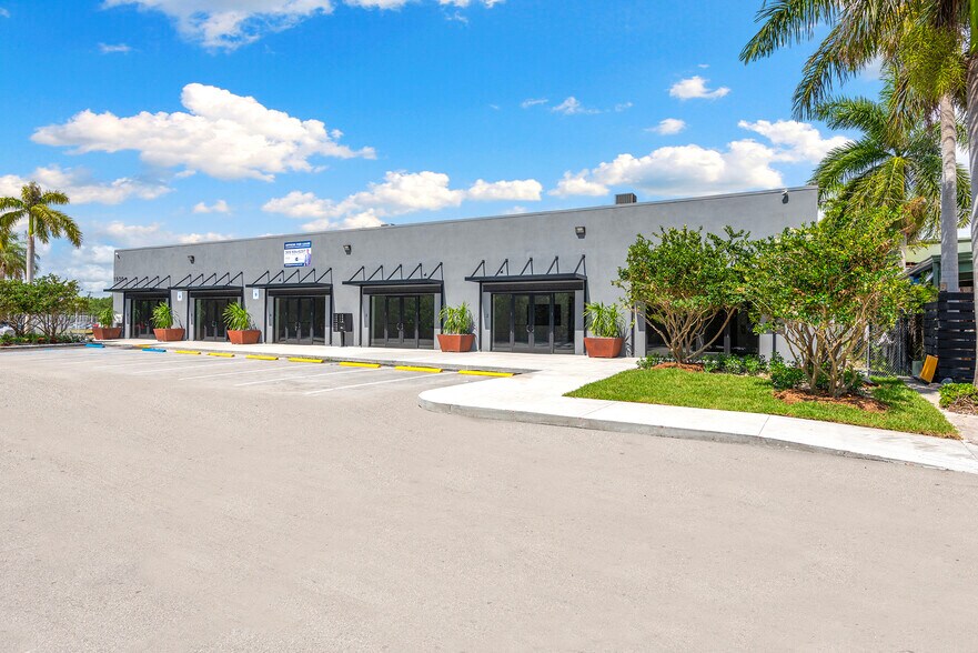 More Photos Of 1930 N 30th Rd, Hollywood Office Residential For Lease