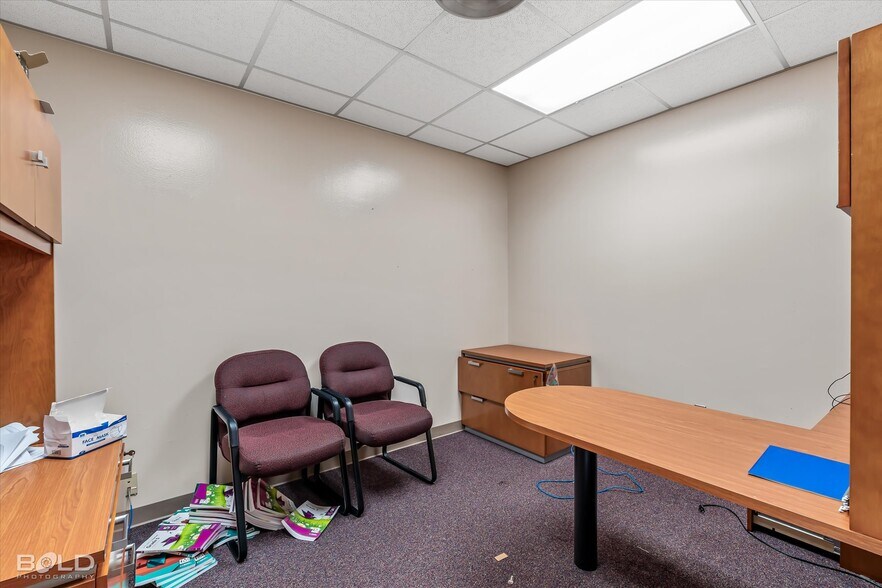 More Photos Of 523 Oxford Rd, Mansfield Office For Sale