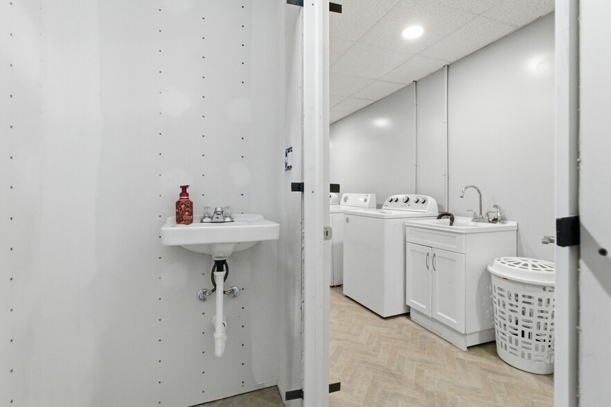 More Photos Of 1081 & 1083 Front St, Philipsburg Flex For Sale