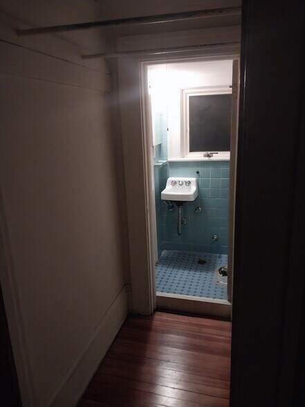More Photos Of 2319 Avenham Ave SW, Roanoke Apartments For Sale