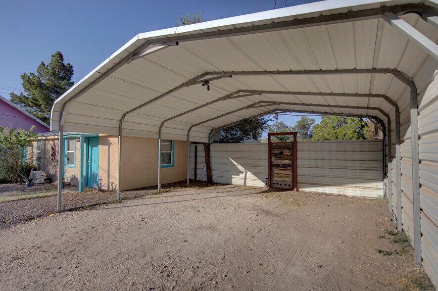More Photos Of 405 W Avenue E, Alpine Specialty For Sale
