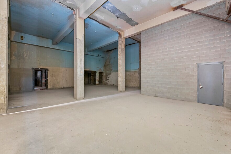 More Photos Of 502 S Main St, Rock Springs General Retail For Sale