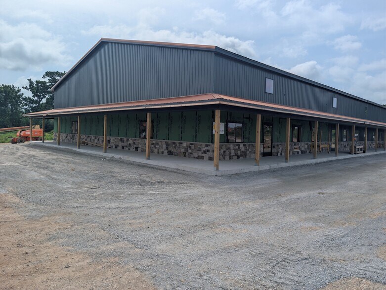 More Photos Of N7144 Bowers Rd, Elkhorn Industrial For Lease