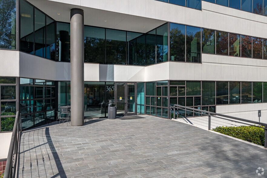 More Photos Of 375 Northridge Rd, Atlanta Unknown For Lease