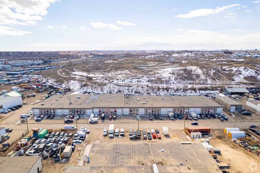 More Photos Of 915-935 48 Ave SE, Calgary Warehouse For Sale