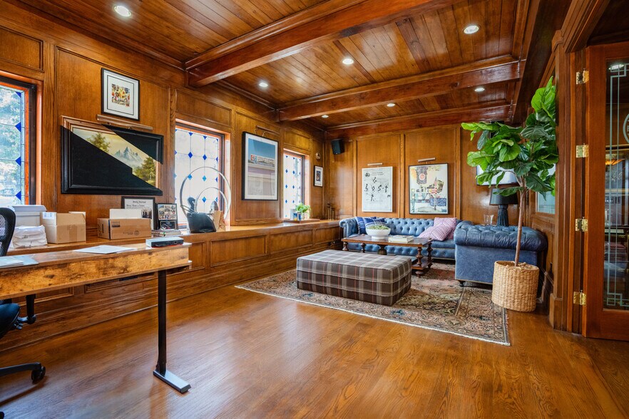 More Photos Of 8752 Holloway Dr, West Hollywood Loft Creative Space For Sale