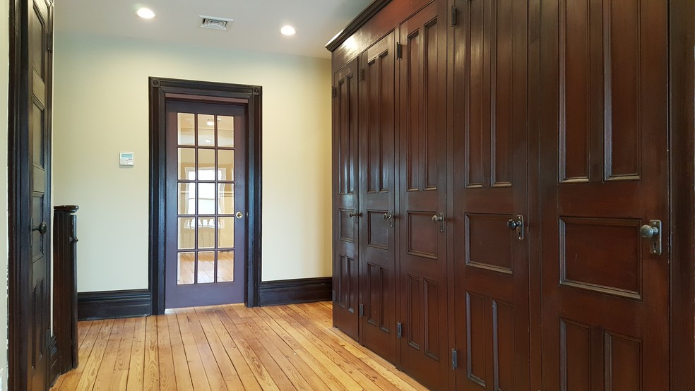 More Photos Of 569-571 Martin Luther King Jr Blvd, Newark Office For Lease