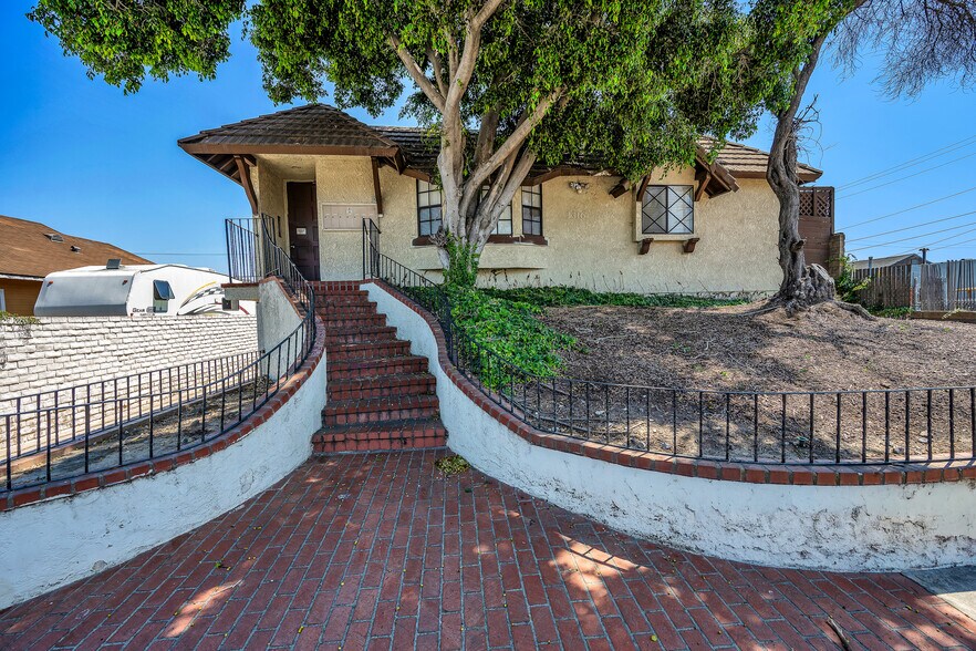 More Photos Of 1316 W 166th St, Gardena Apartments For Sale