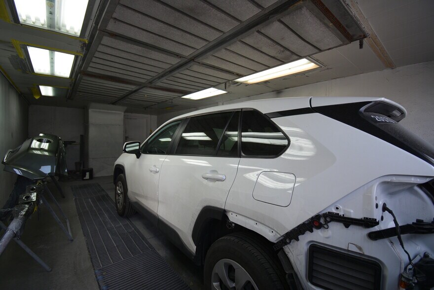 More Photos Of 5610-5613 Southwest Fwy, Houston Flex For Lease