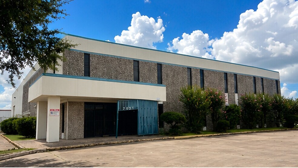 More Photos Of 7031 Grand Blvd, Houston Research And Development For Lease