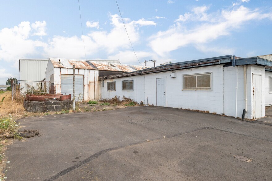 More Photos Of 523 7th Ave, Longview Warehouse For Sale