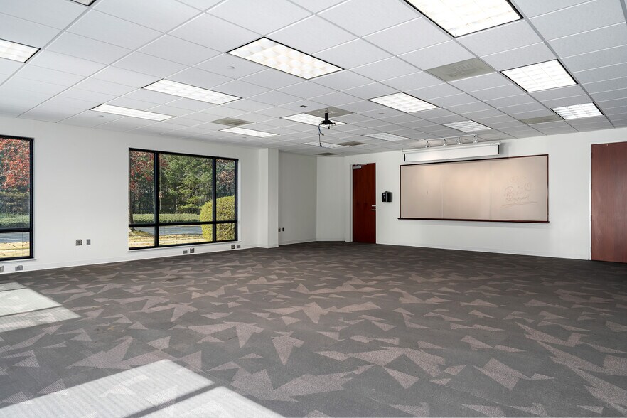 More Photos Of 2500 Corporate Dr, Birmingham Office For Sale