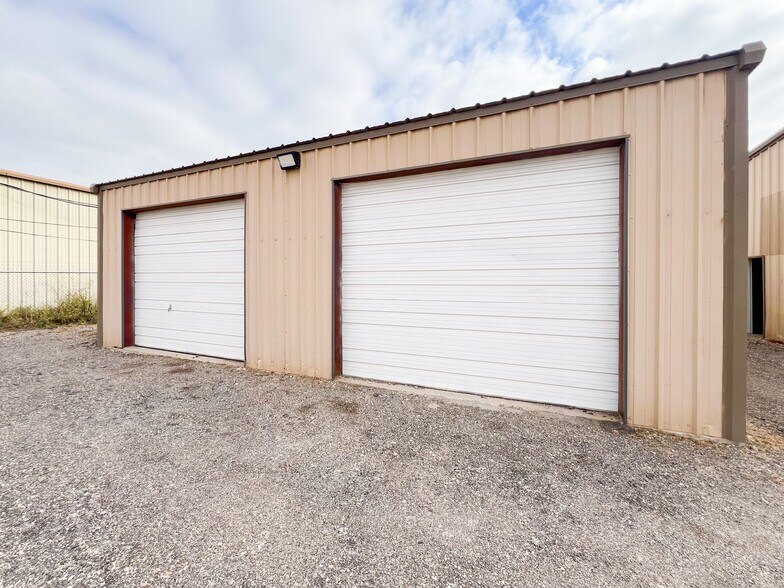 More Photos Of 1304A Dayton Rd, Midland Warehouse For Lease