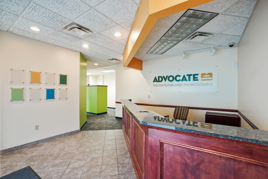 More Photos Of 10567 Sawmill Pky, Powell Office For Lease
