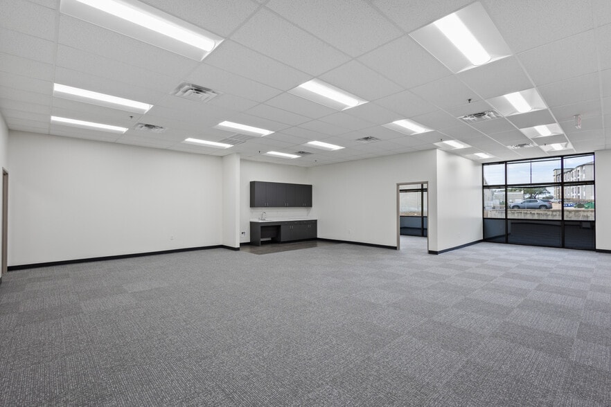 More Photos Of 2600 McHale Ct, Austin Unknown For Lease