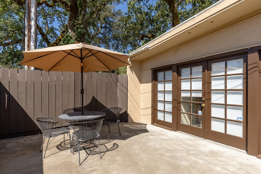 More Photos Of 115 Main St, Saint Helena Freestanding For Sale