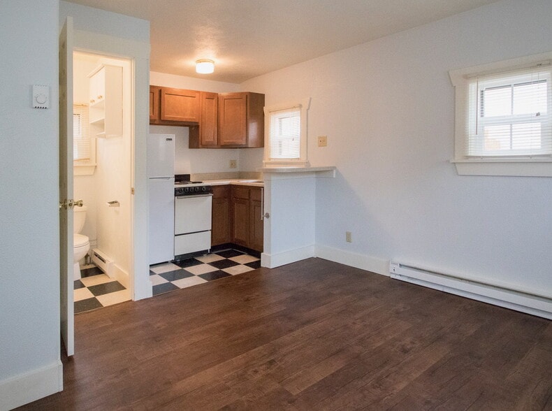 More Photos Of 102 Holly St, Colorado Springs Apartments For Sale