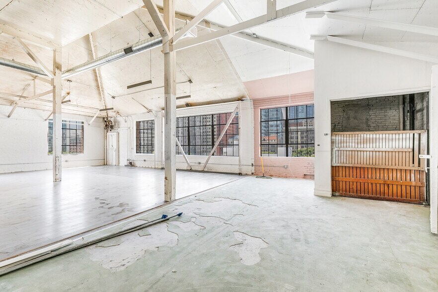 More Photos Of 823 S Los Angeles St, Los Angeles Loft Creative Space For Lease