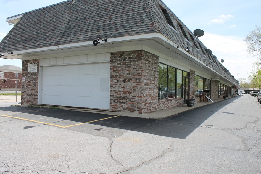 More Photos Of 705-707 E State St, Geneva Unknown For Lease