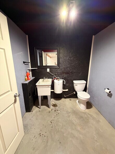 More Photos Of 3235 E Reid Rd, Grand Blanc Self Storage For Lease