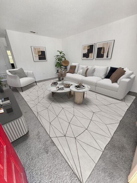 More Photos Of 1105 Westwood Ln, Giddings Apartments For Sale